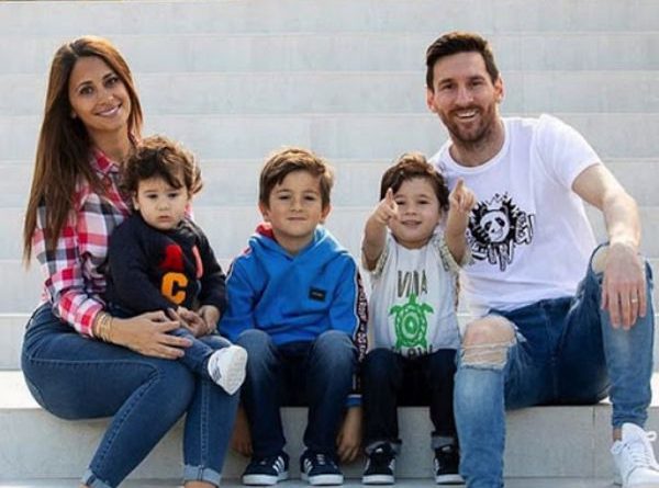Vợ Messi là ai – Người phụ nữ phía sau những thành công của Messi