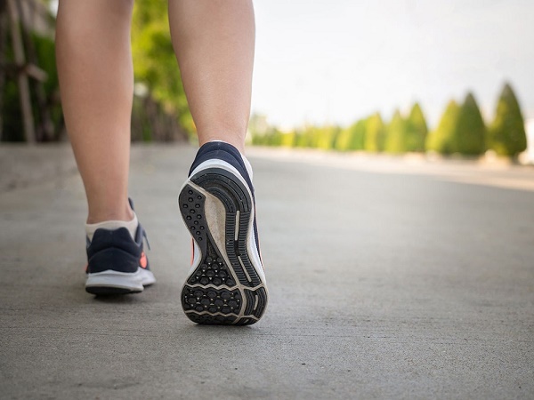 Lợi ích của việc đi bộ đối với sức khỏe cho cả nam và nữ