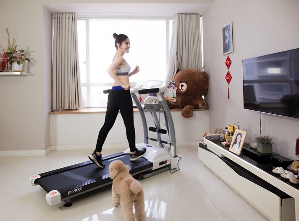 Chạy bộ tại chỗ có giảm cân không? Cách chạy giảm cân hiệu quả