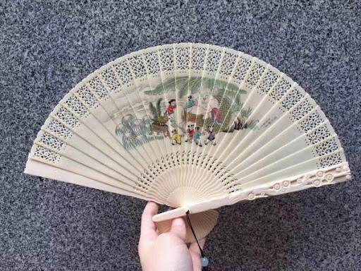 Nhìn thấy quạt giấy mang tới những con số gì may mắn