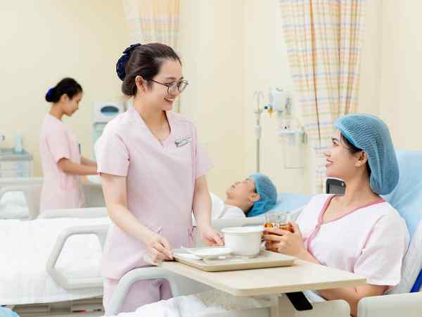 Mơ thấy đang được bác sĩ khám hoặc điều trị