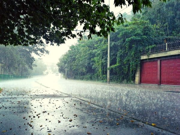 Nằm mơ thấy mưa đem đến thông điệp gì thú vị?