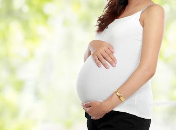 Nằm mơ thấy mình có bầu sắp đẻ, bầu con gái có điềm gì