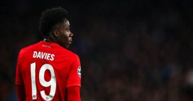 Cập nhật số áo Davies tại Bayern Munich và ĐT Canada