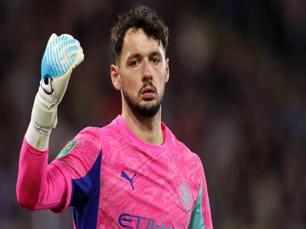 Tin chuyển nhượng: Tottenham gia nhập cuộc đua mua Trafford